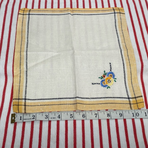 VINTAGE Hand Embroidered Cocktail Napkins Set of 4 - Picture 4 of 5